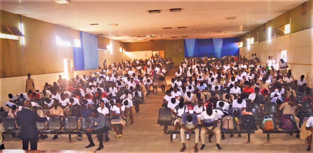 Les élèves des collèges et lycées des GBUS du Togo